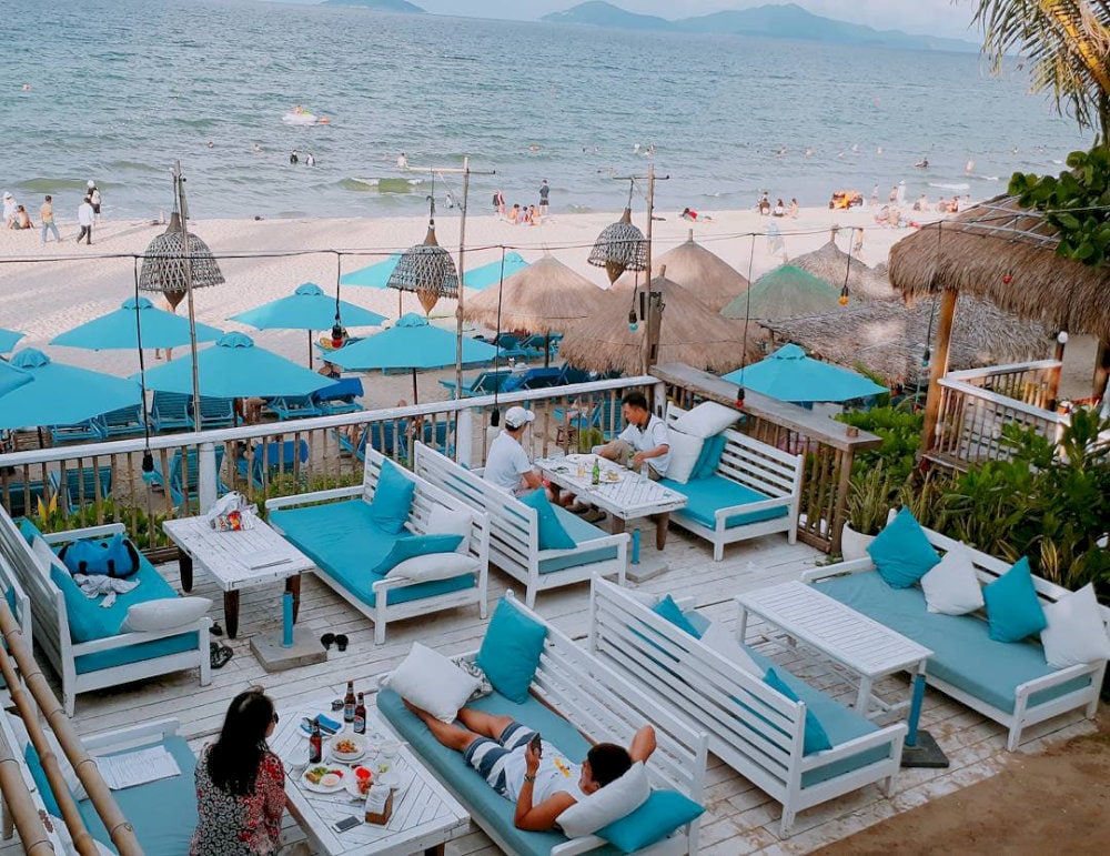 There are many cafés with beautiful views around An Bang Beach